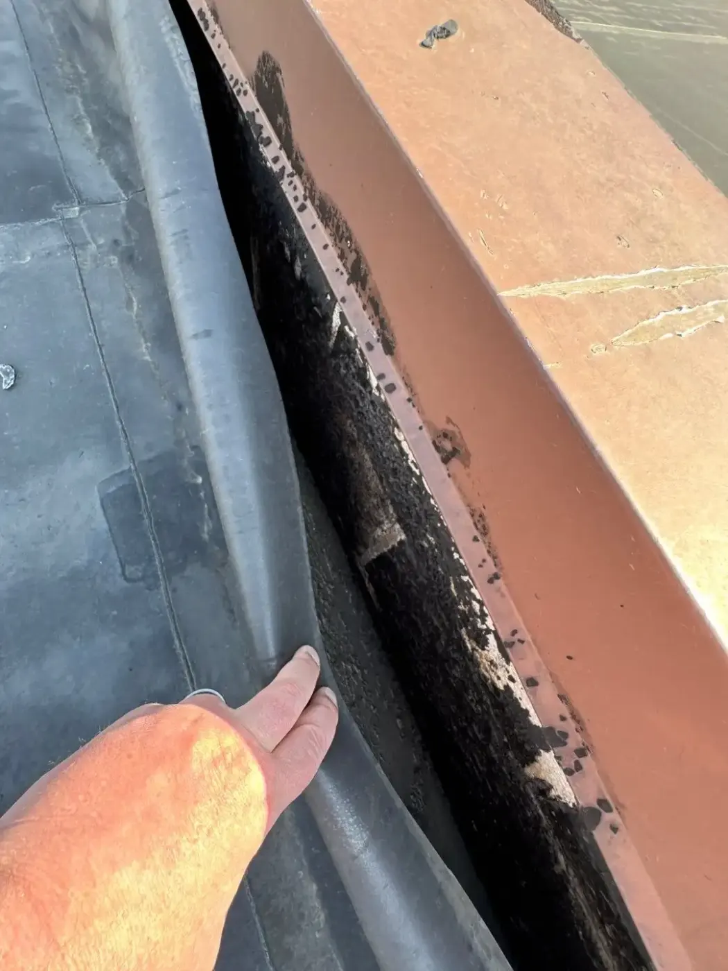 Manufacturer-certified roof installation in Nora